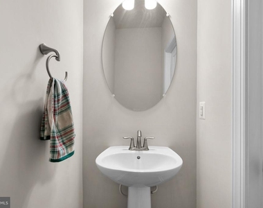 16154 Bowery Street - Photo Thumbnail 13