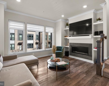 16154 Bowery Street - Photo Thumbnail 3