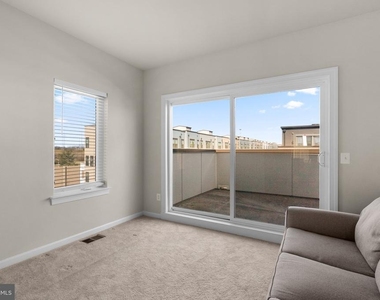 16154 Bowery Street - Photo Thumbnail 24