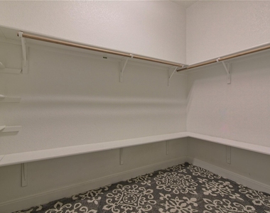 125 Waterford Ln - Photo Thumbnail 17