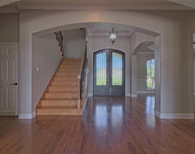 125 Waterford Ln - Photo Thumbnail 3