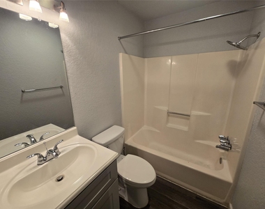 7417 Vintage Hills Dr - Photo Thumbnail 6
