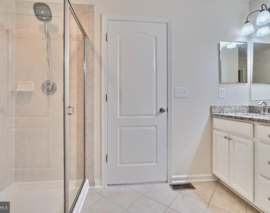 8016 Blue Stream Drive - Photo Thumbnail 18