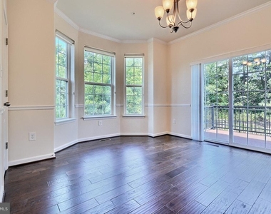 8016 Blue Stream Drive - Photo Thumbnail 11