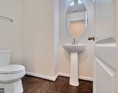 8016 Blue Stream Drive - Photo Thumbnail 6