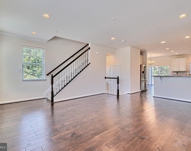 8016 Blue Stream Drive - Photo Thumbnail 8
