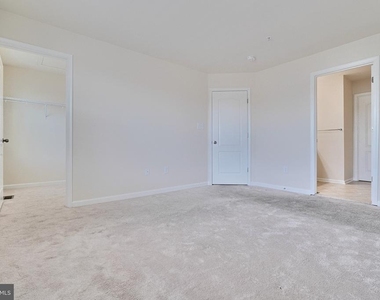 8016 Blue Stream Drive - Photo Thumbnail 16