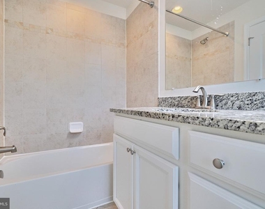 8016 Blue Stream Drive - Photo Thumbnail 22
