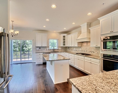 8016 Blue Stream Drive - Photo Thumbnail 9