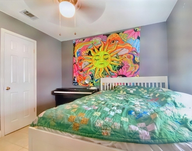1149 Mira Loma Ln - Photo Thumbnail 7