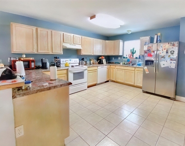 1149 Mira Loma Ln - Photo Thumbnail 4