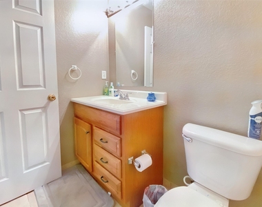1149 Mira Loma Ln - Photo Thumbnail 11