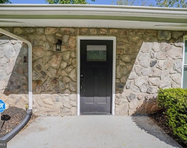 2816 Ballenger Creek Pike - Photo Thumbnail 1