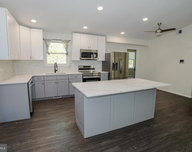 2816 Ballenger Creek Pike - Photo Thumbnail 4