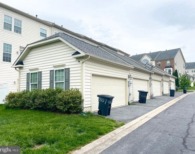 9661 Atterbury Lane - Photo Thumbnail 29