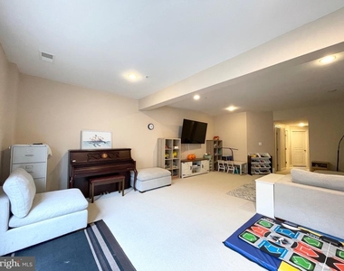 9661 Atterbury Lane - Photo Thumbnail 3