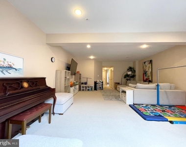 9661 Atterbury Lane - Photo Thumbnail 4