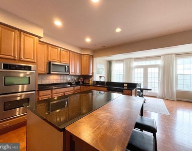 9661 Atterbury Lane - Photo Thumbnail 13