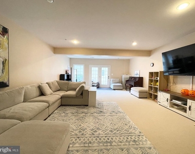 9661 Atterbury Lane - Photo Thumbnail 2