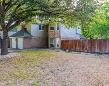 2126 River Hollow Dr - Photo Thumbnail 18
