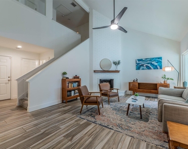 2126 River Hollow Dr - Photo Thumbnail 1