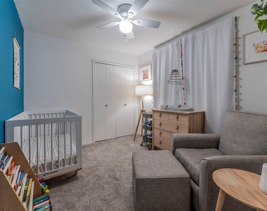 2126 River Hollow Dr - Photo Thumbnail 12