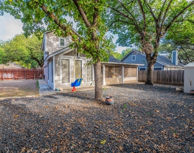 2126 River Hollow Dr - Photo Thumbnail 23