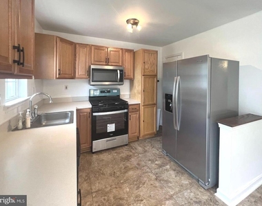 513 Willow Avenue - Photo Thumbnail 3