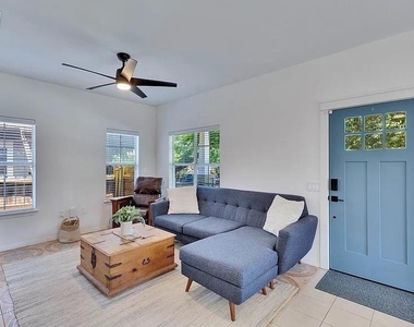 7308 Meador Ave - Photo Thumbnail 4