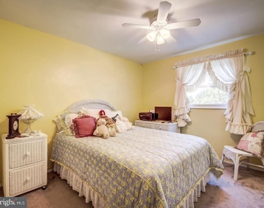 12390 Boncrest Drive - Photo Thumbnail 15