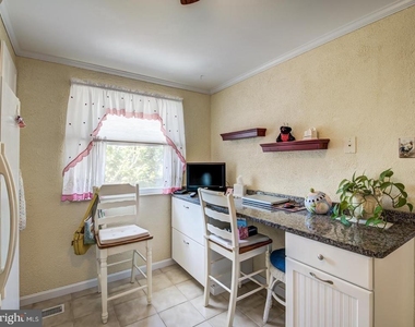 12390 Boncrest Drive - Photo Thumbnail 9