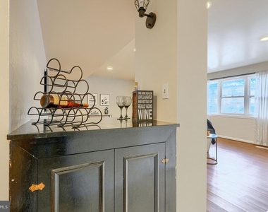 3645 Glengyle Avenue - Photo Thumbnail 4