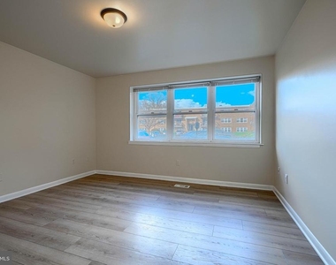 3645 Glengyle Avenue - Photo Thumbnail 15