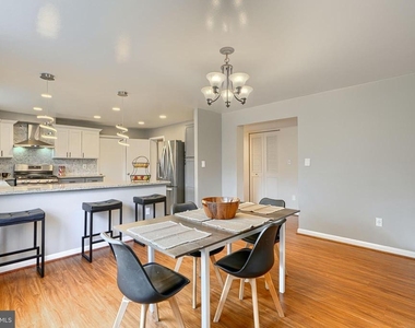 3645 Glengyle Avenue - Photo Thumbnail 10