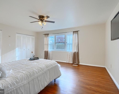 3645 Glengyle Avenue - Photo Thumbnail 12