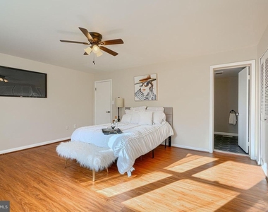 3645 Glengyle Avenue - Photo Thumbnail 11