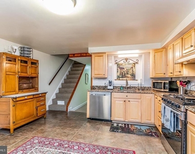 335 Drew Street - Photo Thumbnail 4