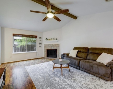 6002 Baton Rouge Dr - Photo Thumbnail 5