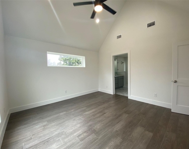 1916 Webberville Rd - Photo Thumbnail 15