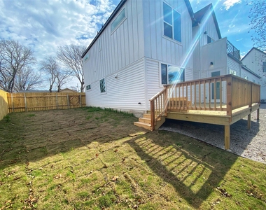 1916 Webberville Rd - Photo Thumbnail 24