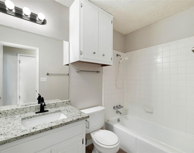 3222 Tamarron Blvd - Photo Thumbnail 16