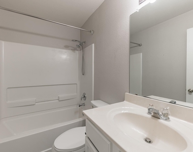 105 Pullman Place Blvd - Photo Thumbnail 10
