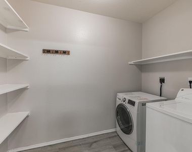 105 Pullman Place Blvd - Photo Thumbnail 20
