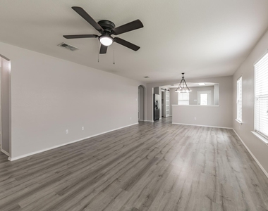 105 Pullman Place Blvd - Photo Thumbnail 2