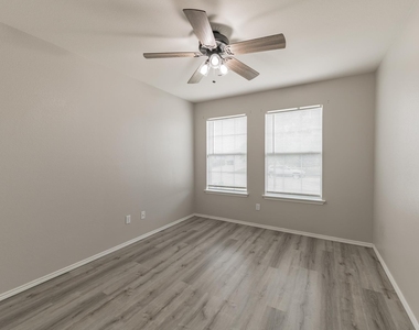 105 Pullman Place Blvd - Photo Thumbnail 8