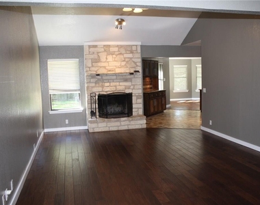 309 Juniper Dr - Photo Thumbnail 6