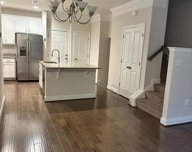 1707 Fieldstone Court - Photo Thumbnail 2