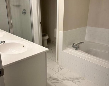 1707 Fieldstone Court - Photo Thumbnail 3