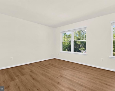 1102 Thomas Trail - Photo Thumbnail 27