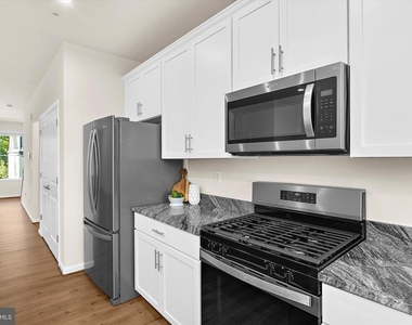 1102 Thomas Trail - Photo Thumbnail 18